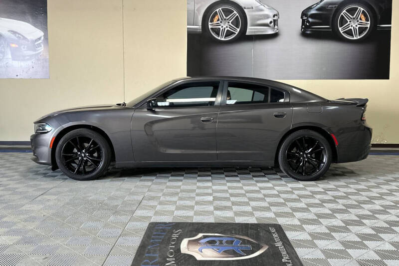 2017 Dodge Charger SE