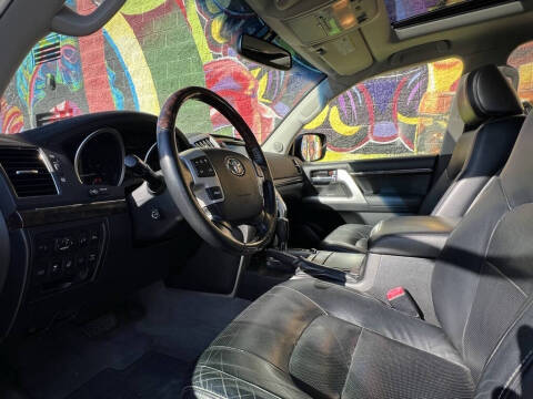 2013 Toyota Land Cruiser