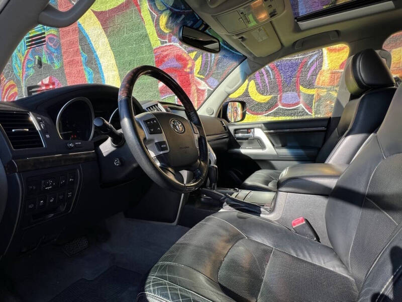 2013 Toyota Land Cruiser