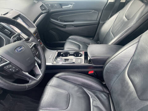 2019 Ford Edge Titanium