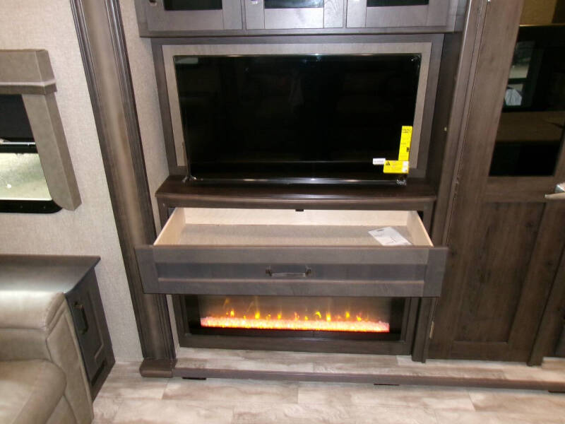 2021 Grand Design RV Reflection 303rls