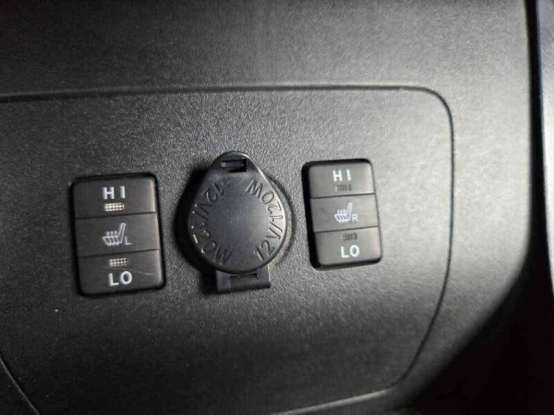 2013 Toyota Prius Plug-in Hybrid Advanced