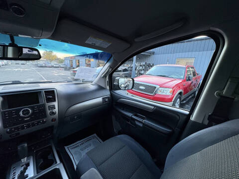 2013 Nissan Armada SV