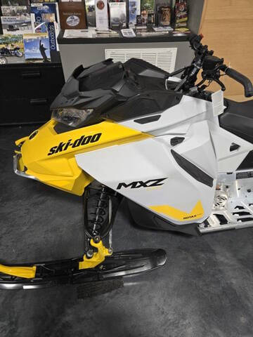 2025 Ski-Doo MXZ Neo
