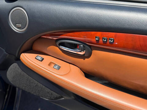 2005 Lexus SC 430