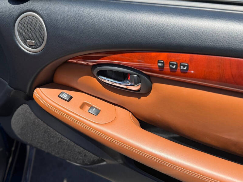 2005 Lexus SC 430