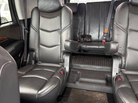 2017 Cadillac Escalade Luxury