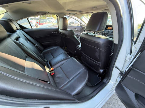 2013 Acura ILX 2.0L w/Premium