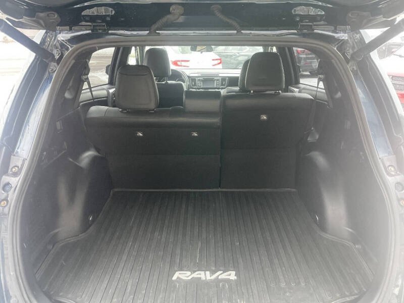 2017 Toyota RAV4 SE