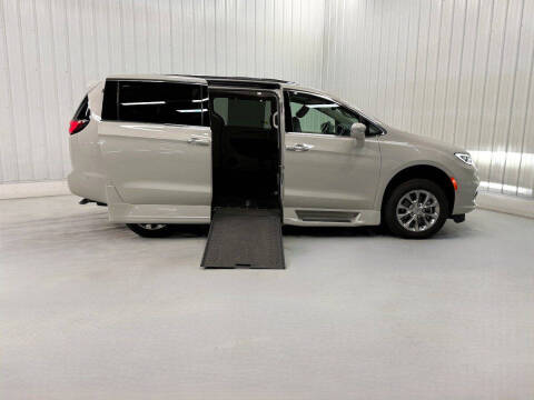 2021 Chrysler Pacifica Touring L Photo