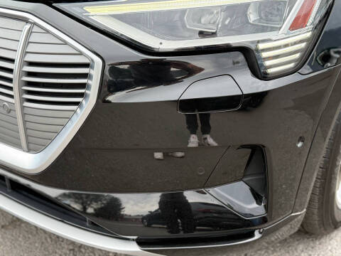 2019 Audi e-tron quattro Premium Plus