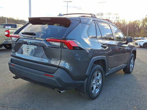 2022 Toyota RAV4 Hybrid XLE