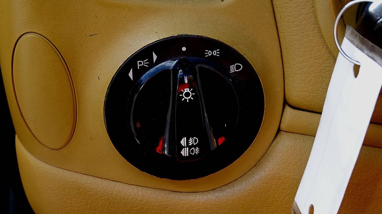 2001 Porsche 911 28
