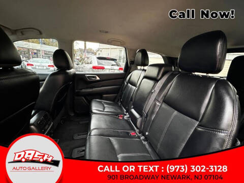 2020 Nissan Pathfinder SL