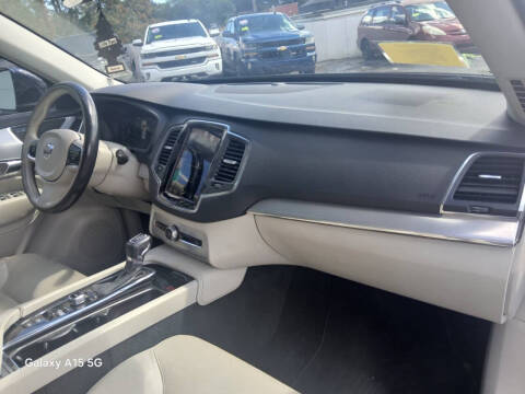 2016 Volvo XC90 T5 Momentum