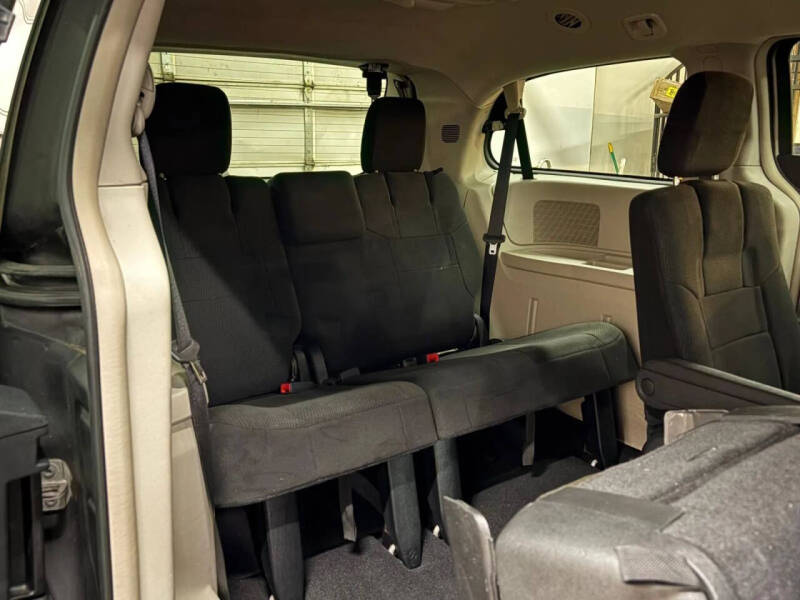 2012 Chrysler Town and Country Touring