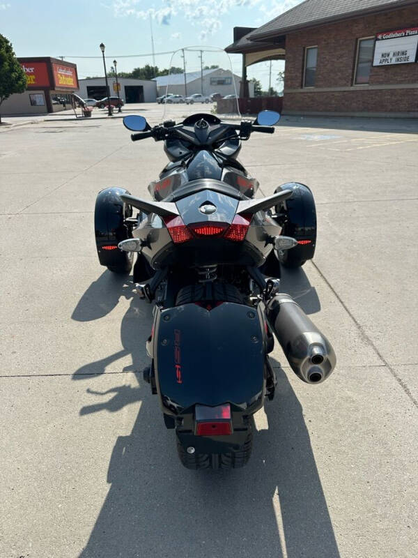 2011 Can-Am SPYDER ROADSTER