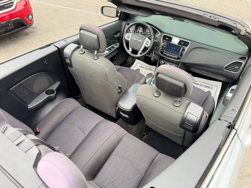 2012 Chrysler 200 Touring