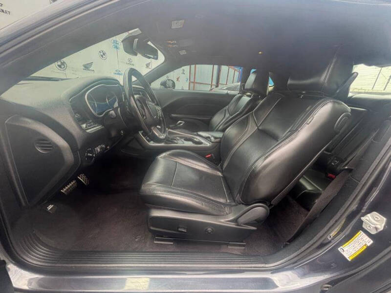 2018 Dodge Challenger SXT Plus