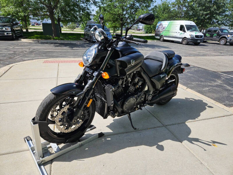 2019 Yamaha VMAX Matte Raven Black