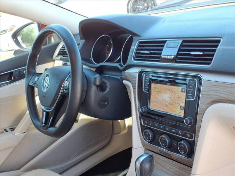 2018 Volkswagen Passat 2.0T SEL Premium