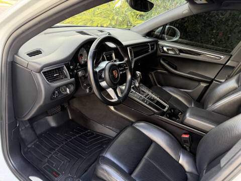 2018 Porsche Macan S