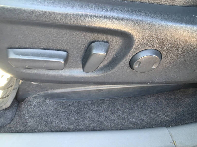 2013 Toyota Sienna SE 8-Passenger