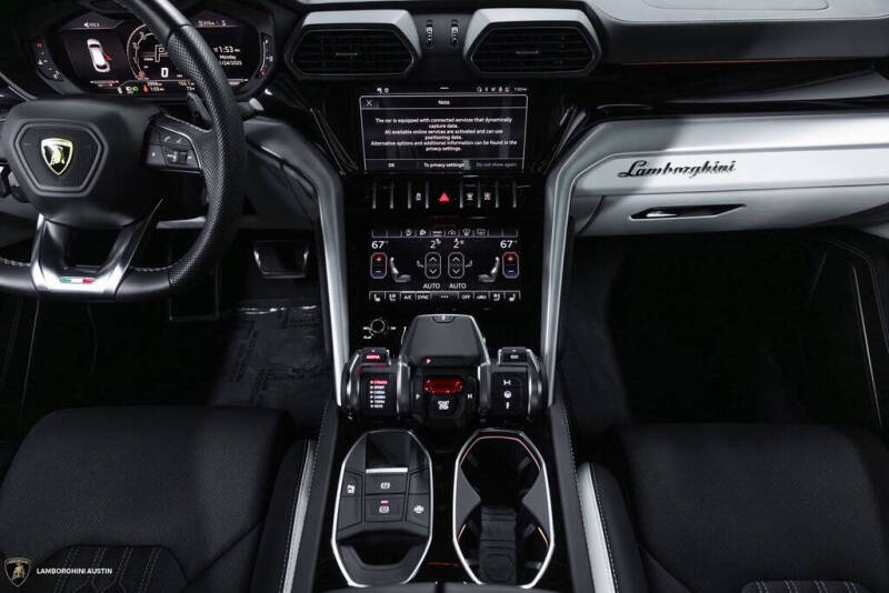 2023 Lamborghini Urus S