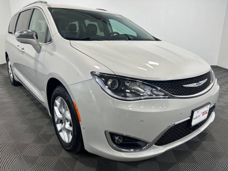 2020 Chrysler Pacifica for sale at Renn Kirby Kia in Gettysburg PA
