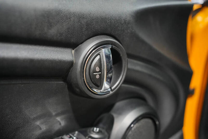 2016 MINI Hardtop 4 Door Cooper