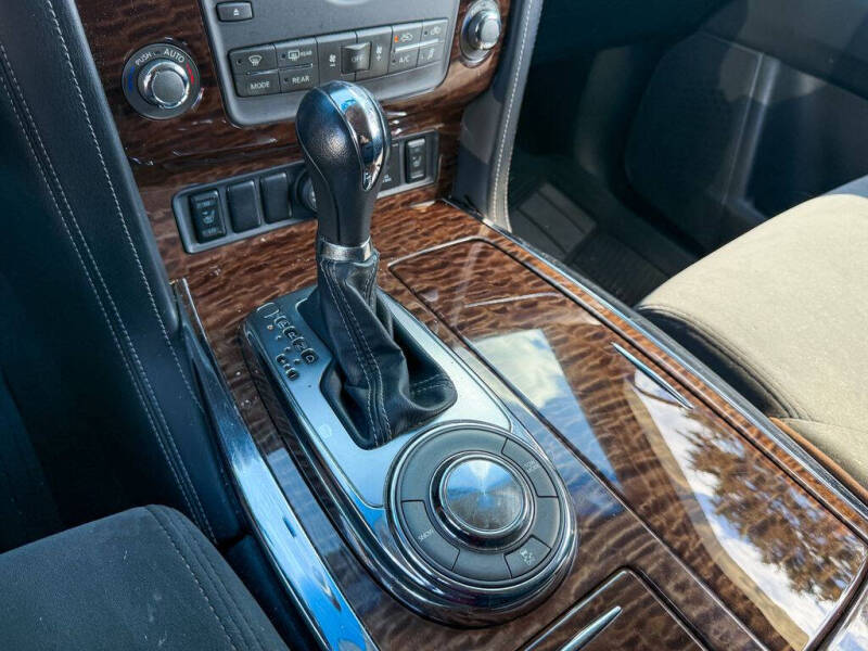 2017 Nissan Armada SV