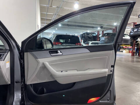 2017 Hyundai Sonata Hybrid SE