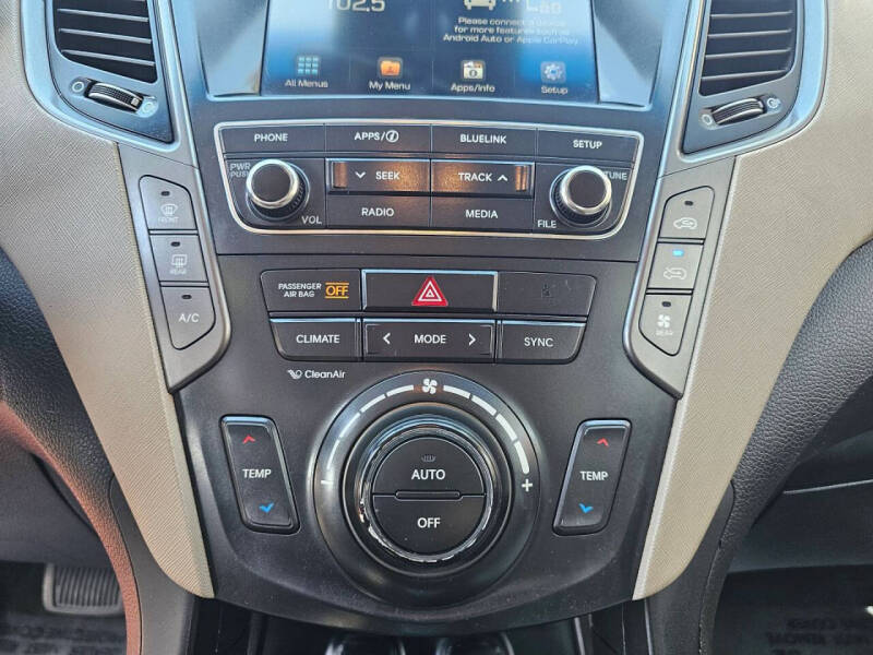 2018 Hyundai Santa Fe SE