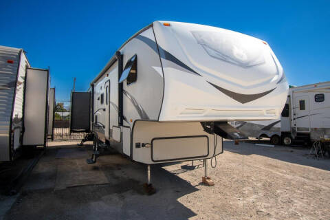 2016 Crossroads Rezerve Fifth Wheel for sale at GQC AUTO SALES in San Bernardino CA