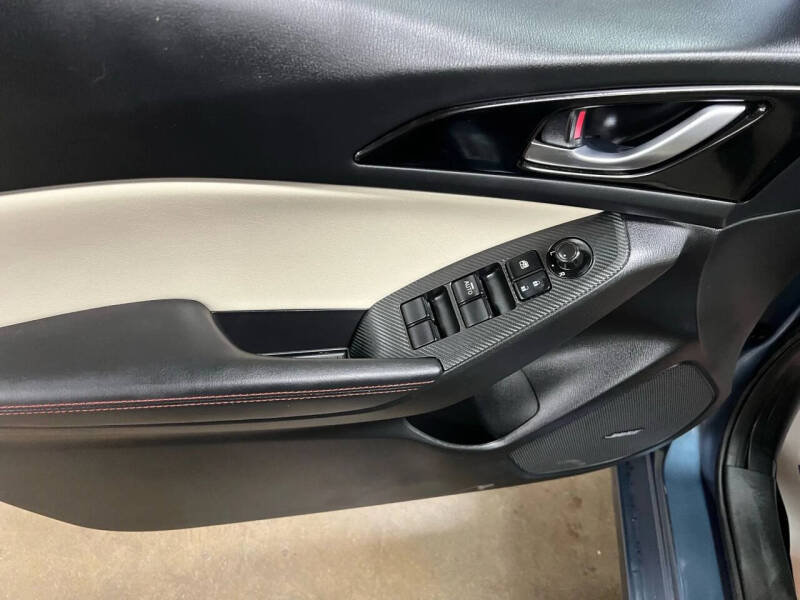 2015 Mazda MAZDA3 s Grand Touring