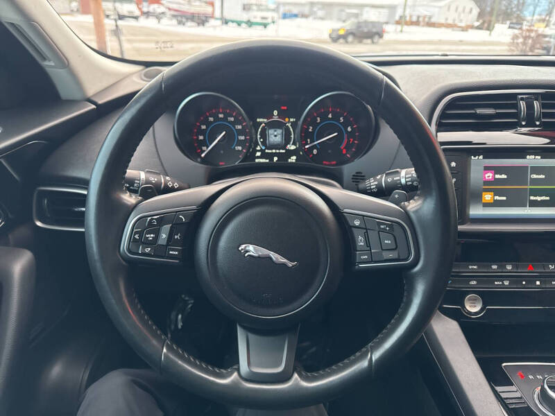 2017 Jaguar F-PACE 35t Prestige