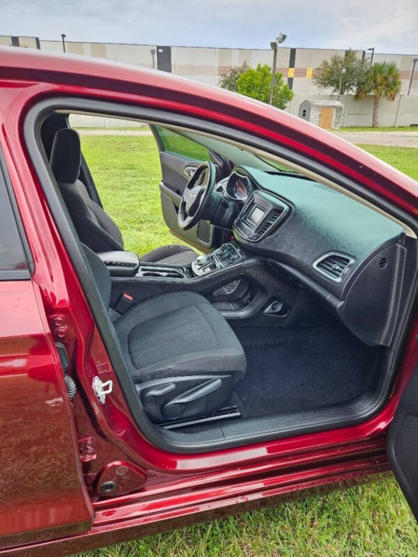 2017 Chrysler 200 Touring