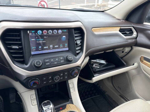 2017 GMC Acadia Denali