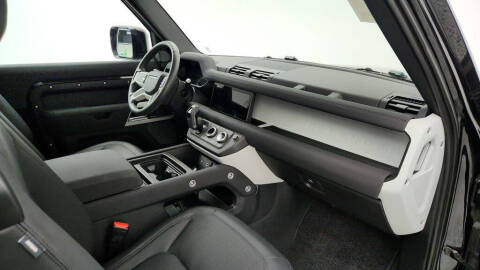 2023 Land Rover Defender 90 SE