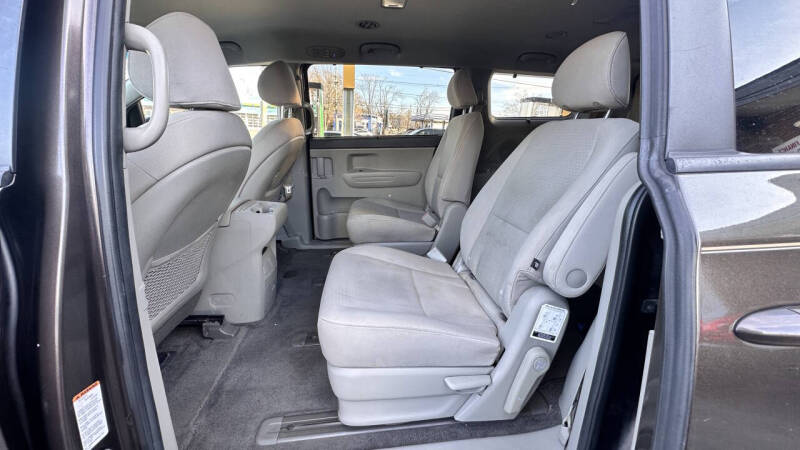 2016 Kia Sedona LX