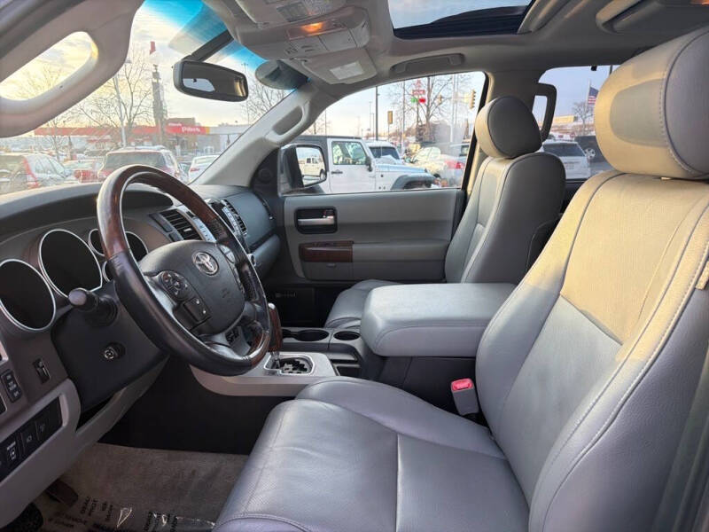 2010 Toyota Sequoia Platinum