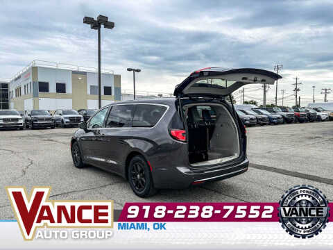 2023 Chrysler Pacifica Touring L