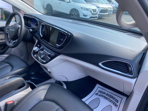 2023 Chrysler Pacifica Touring L