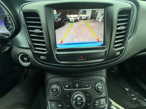 2015 Chrysler 200 S