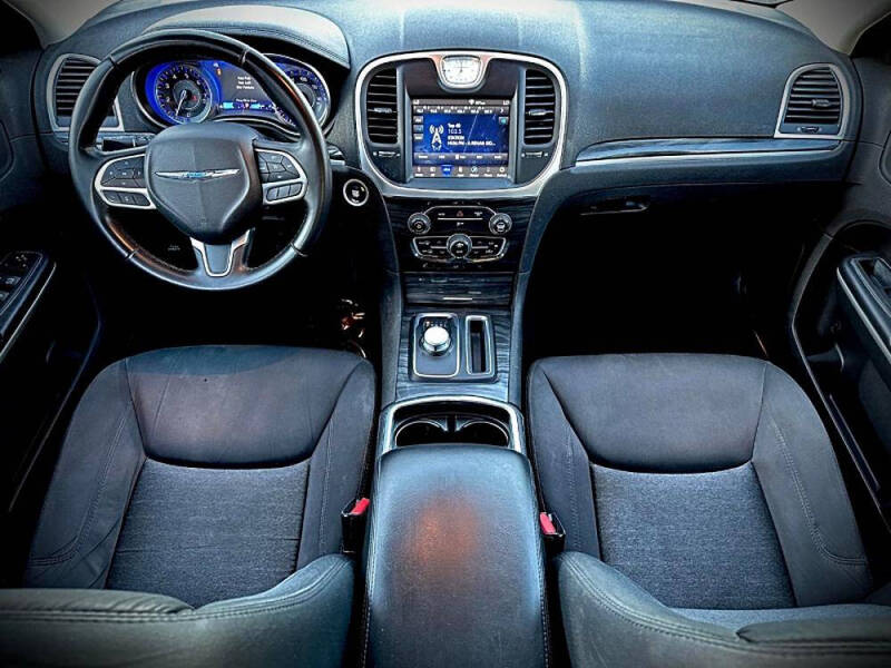 2019 Chrysler 300 Touring