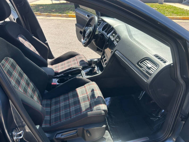 2018 Volkswagen Golf GTI SE