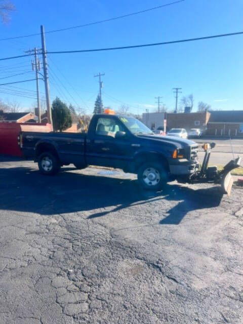 2006 Ford F-250 Super Duty for sale at Kars R Us in Dearborn Heights, MI