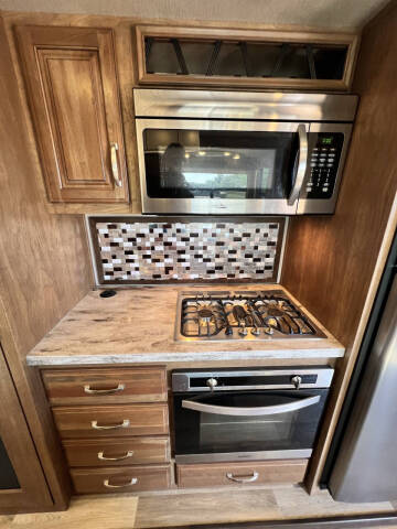 2017 Keystone RV Montana 3810MS-Only 2 Owners