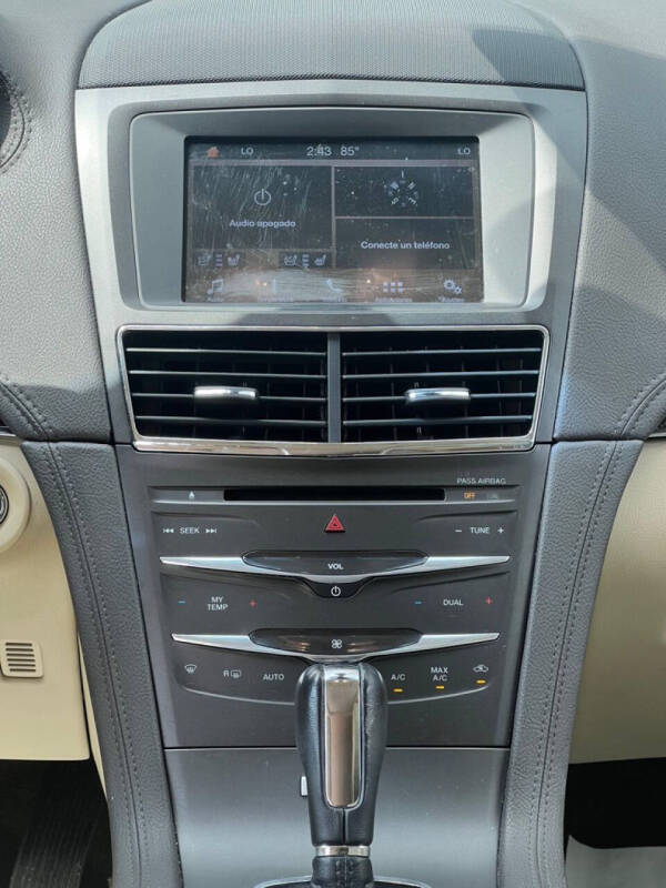 2017 Lincoln MKT