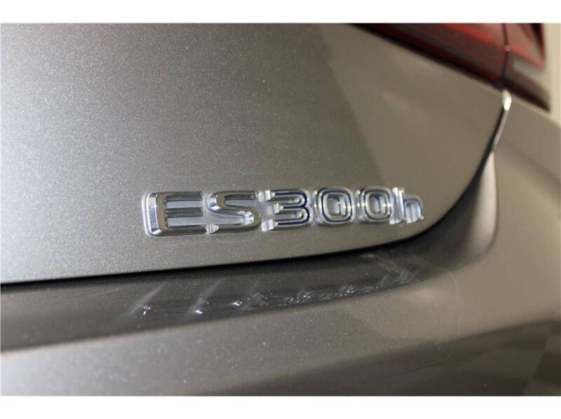 2021 Lexus ES 300h Luxury